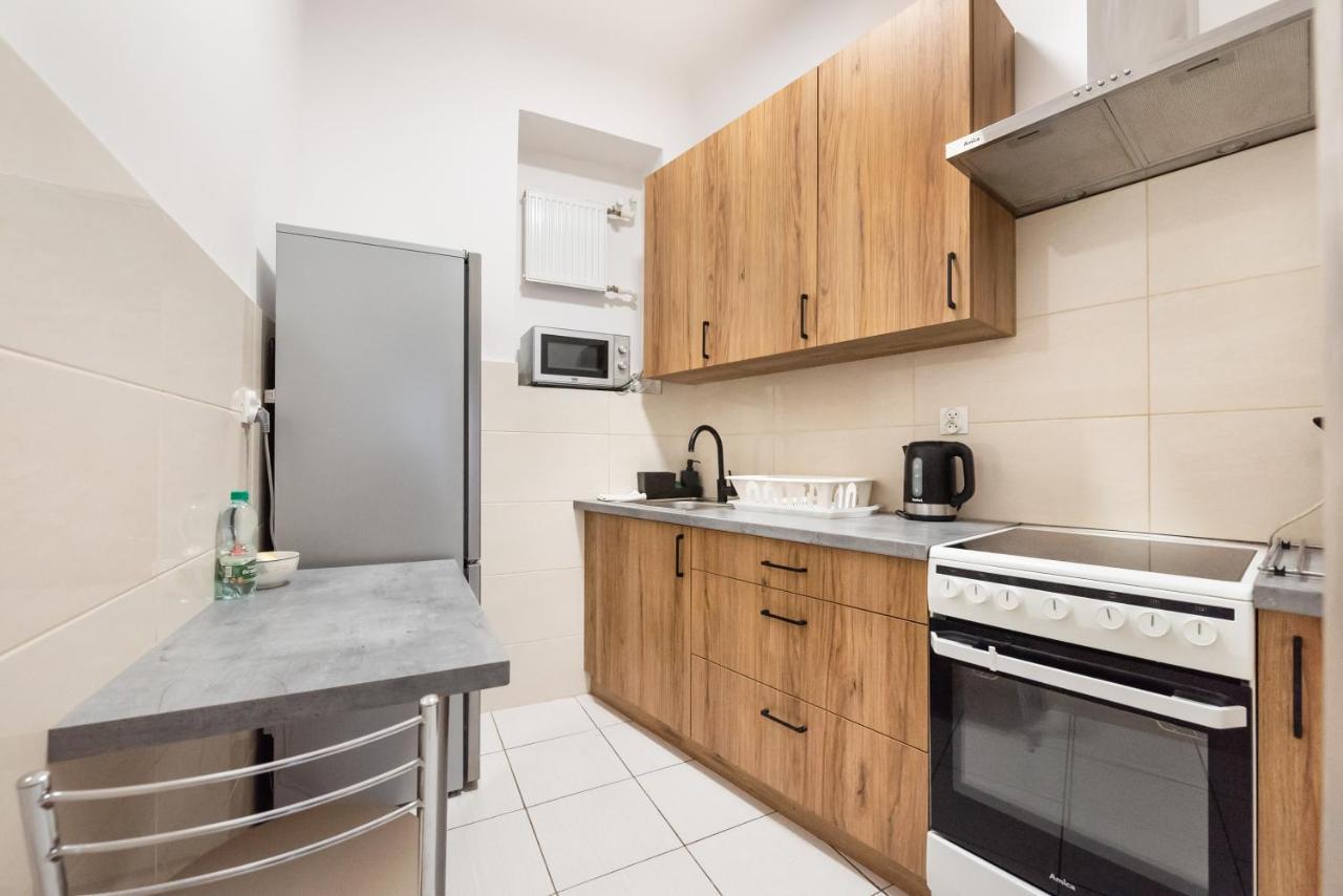 Апартаменти Old Town 5-bedroom *